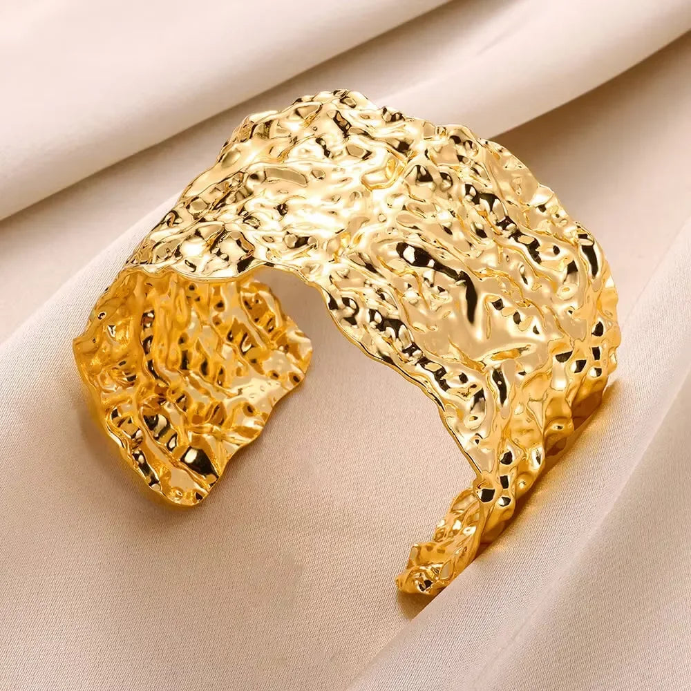 Fashionable Geometric Embossed Style Bracelet With Gold And Silver Dual Tone Minimalism Fashionable Jewelry Gift For Women