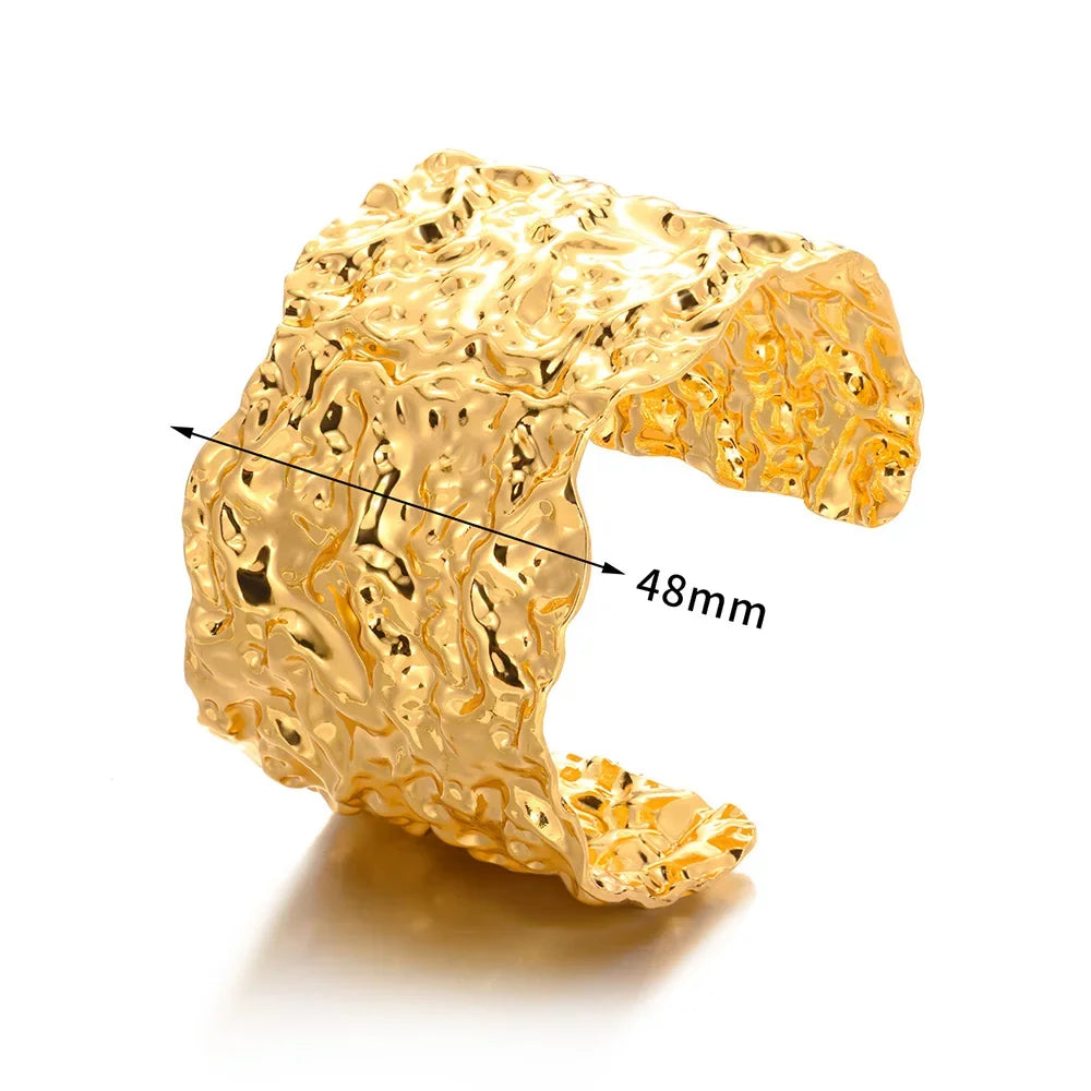 Fashionable Geometric Embossed Style Bracelet With Gold And Silver Dual Tone Minimalism Fashionable Jewelry Gift For Women