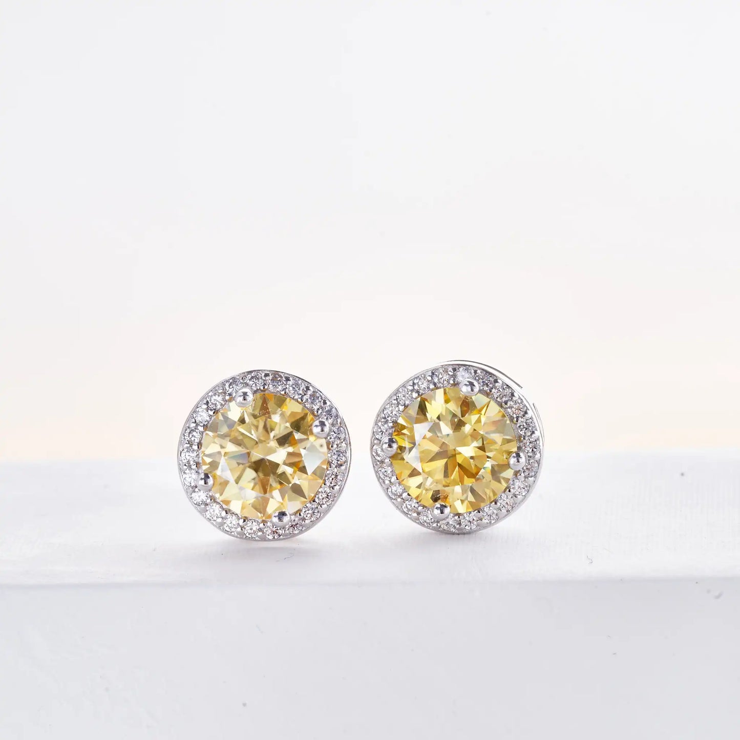 925 Sterling Silver 1 Carat Moissanite Round Earrings Engagement Wedding Daily Work Party Travel Luxurious Gift For Women